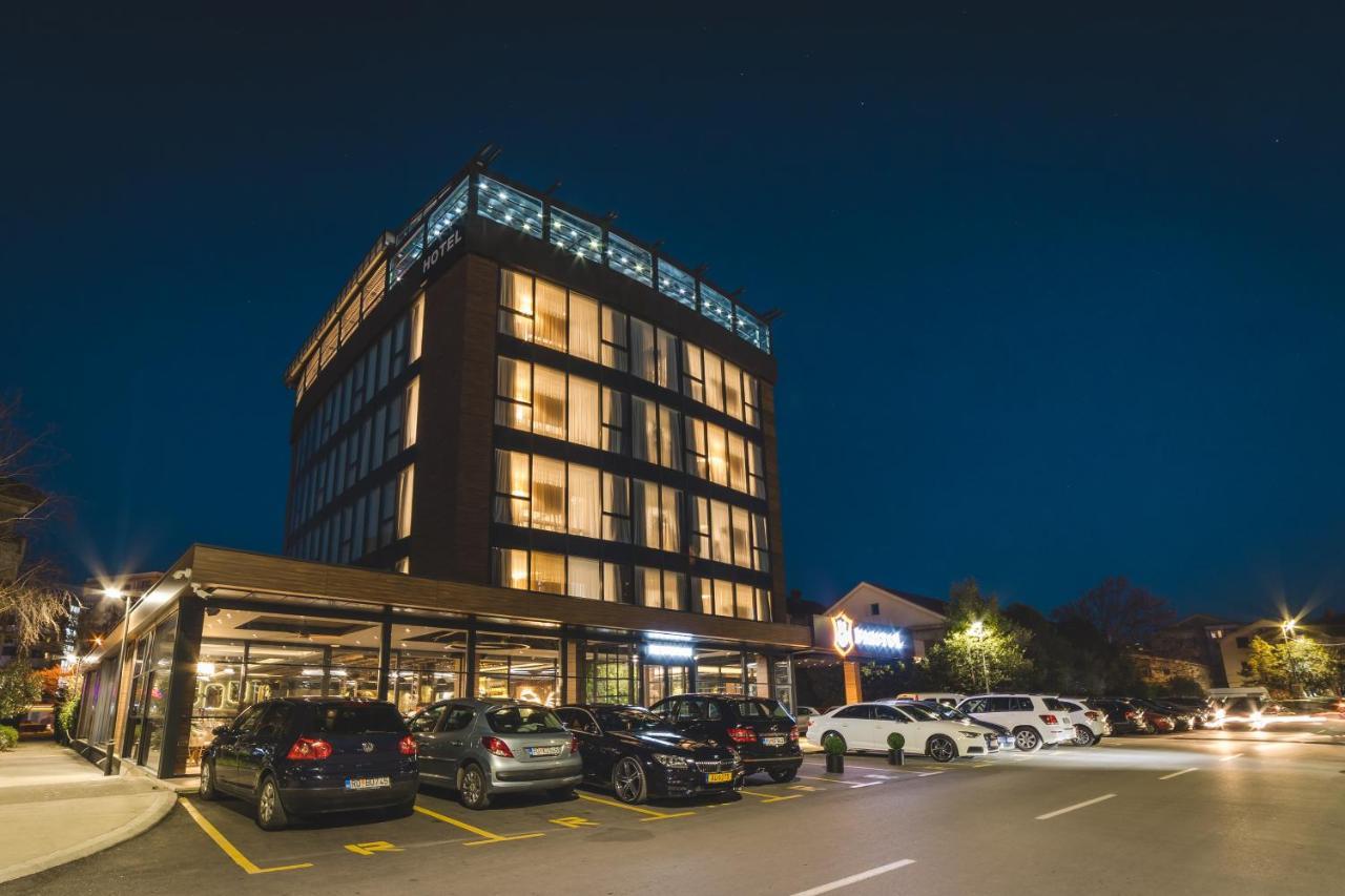 Bristol Hotel Podgorica Exteriör bild